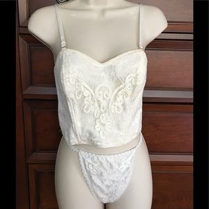 Victoria's Secret 💕 Vintage Lace Beaded Bustier & Thong Lacy Trim Size M/L *EUC